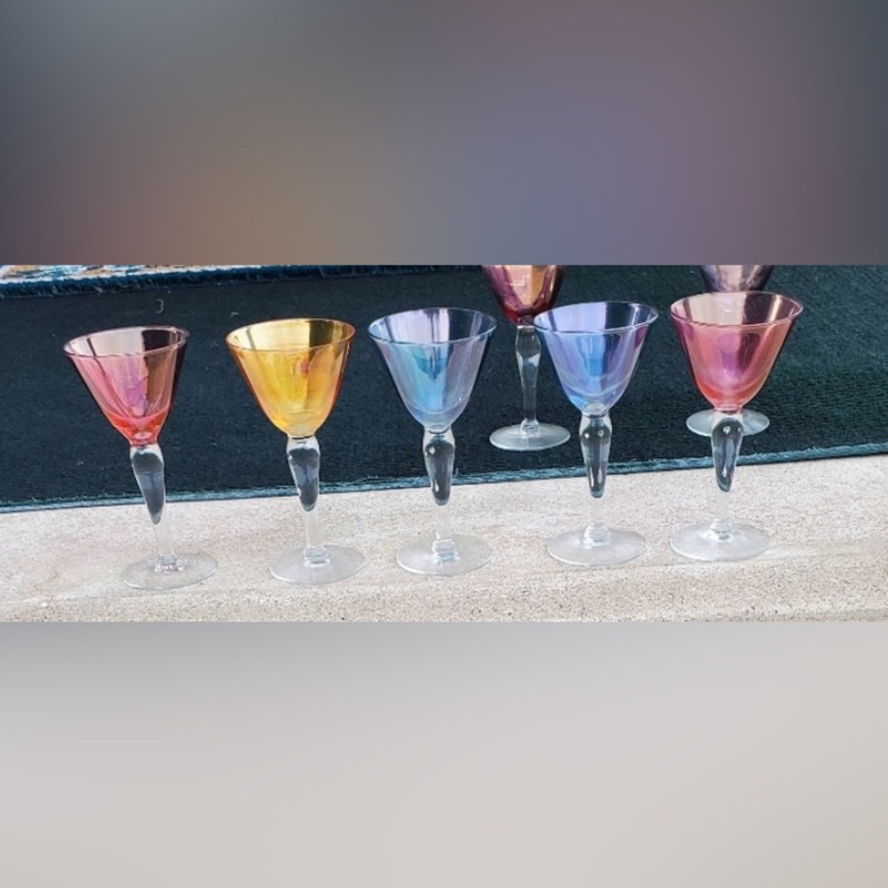 5 Wine/cordial Glasses 💙💛💜